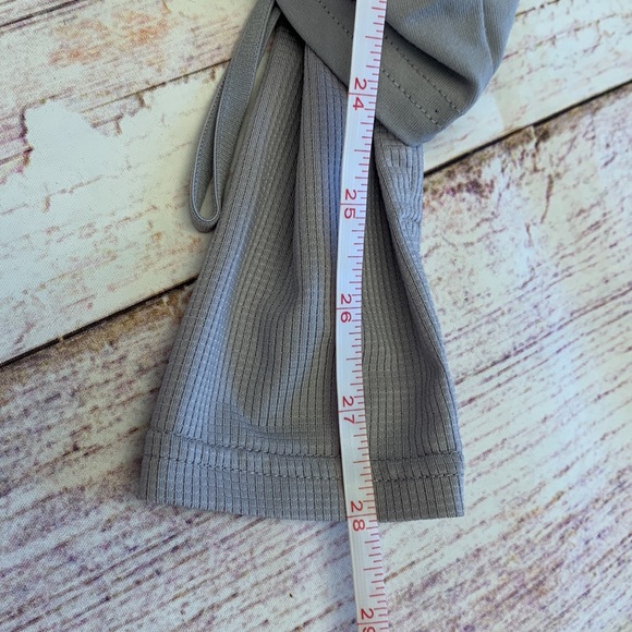 Fabletics Light Gray Active Top • Sz S - Picture 11 of 12